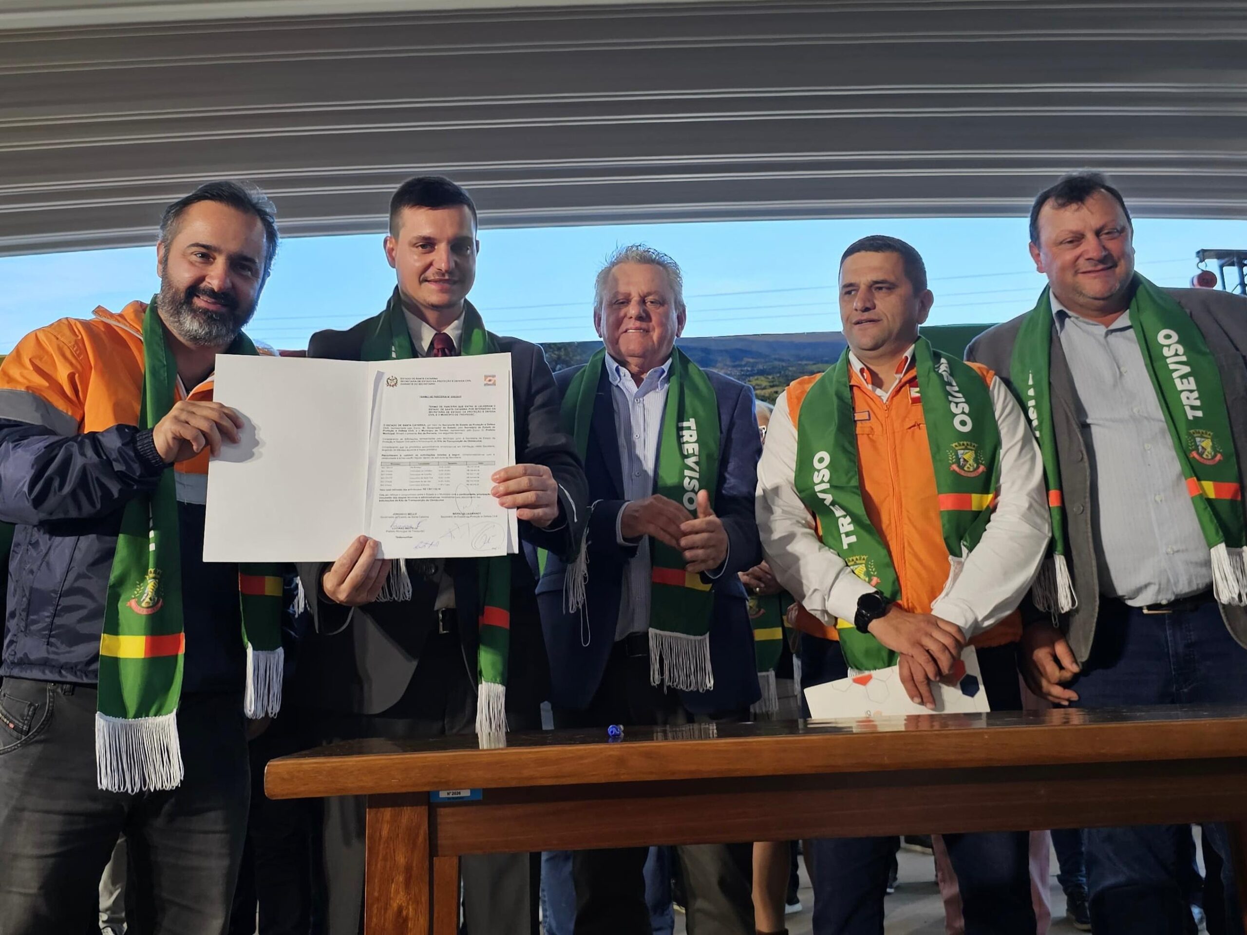 Proteção e Defesa Civil entrega duas pontes e firma parceria para novas estruturas em Treviso